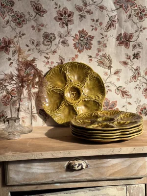 4 Anciens assiettes à huites en faience de Gien