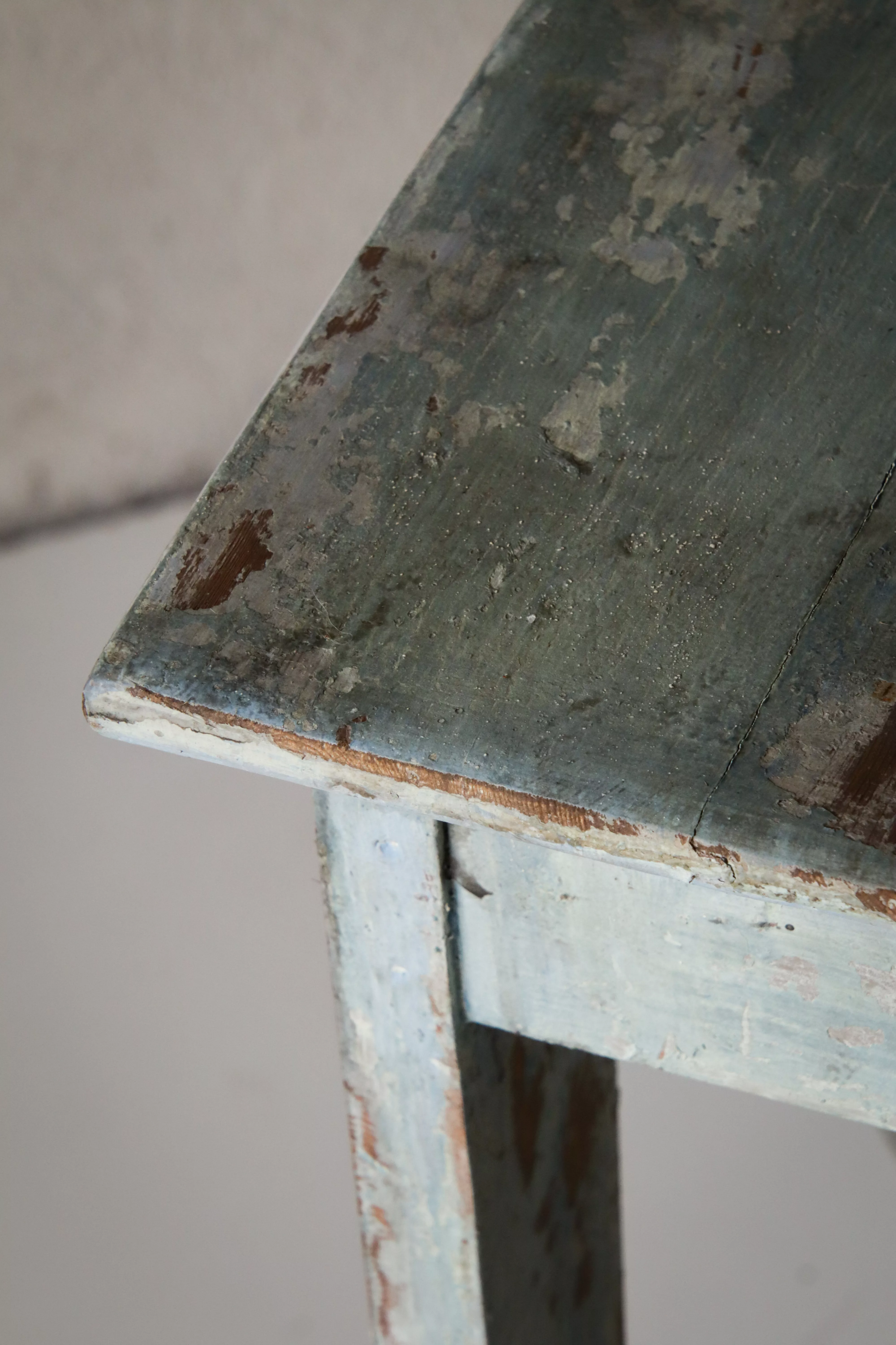 Petite table patiné bleu – Image 4