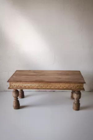 Table basse ancienne d'origine indienne