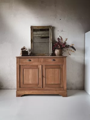 Ancien Buffet en bois massif – 2 portes 2 tiroirs