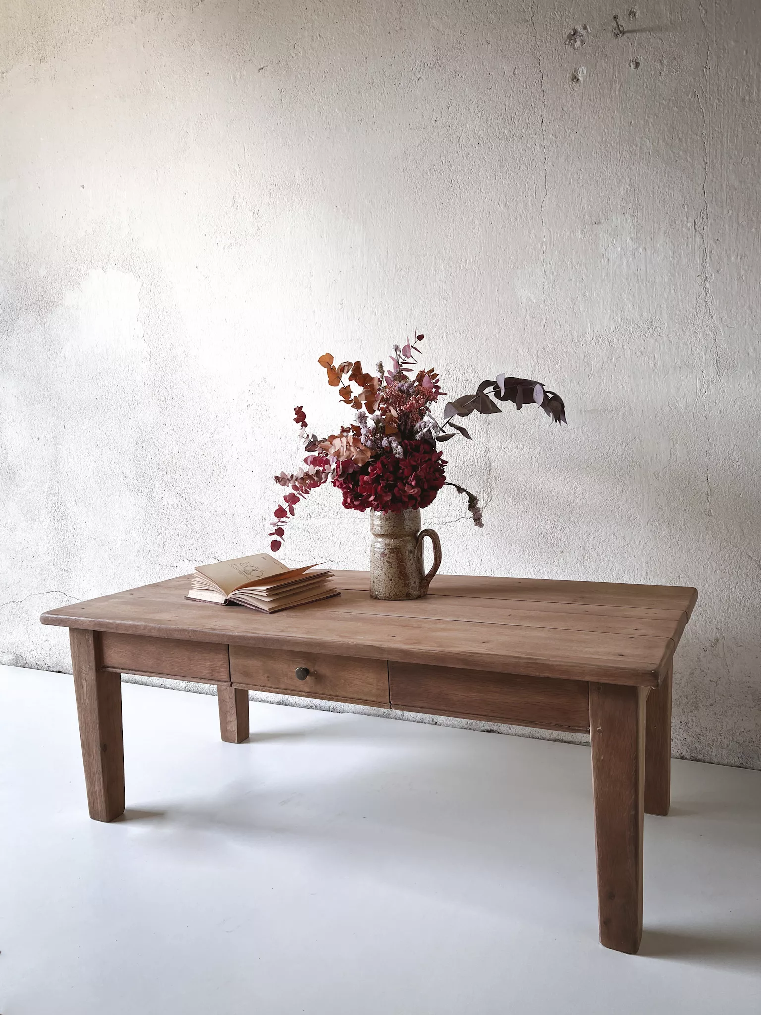 Table basse en bois massif avec tiroir – Image 11