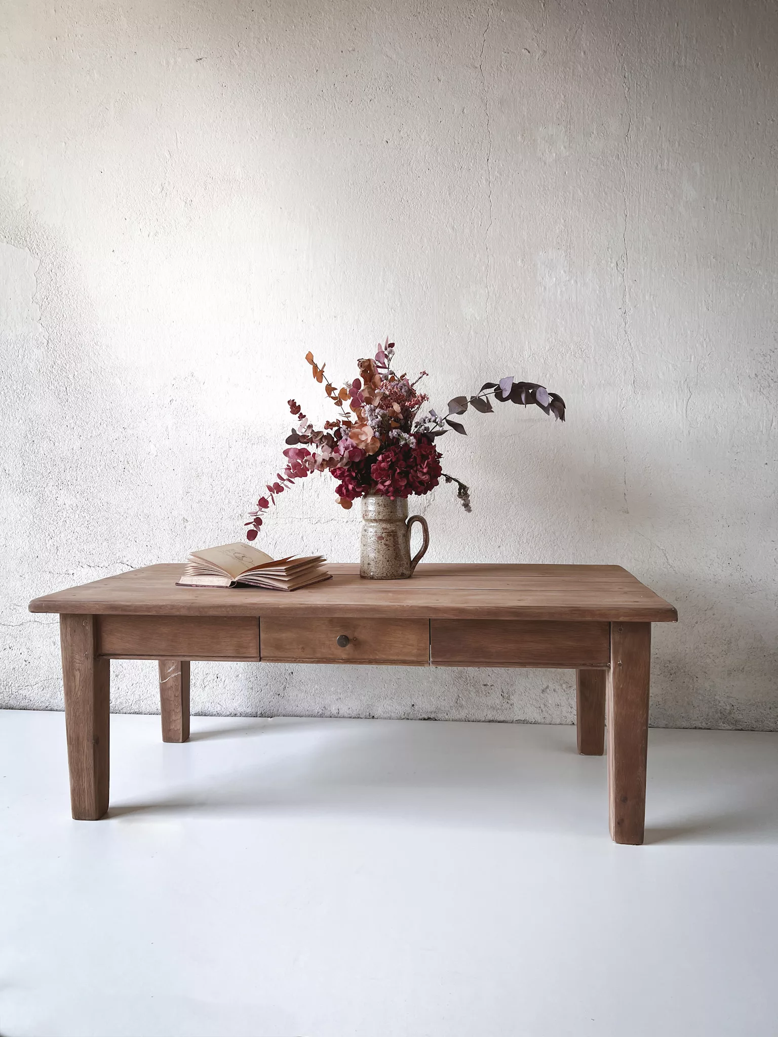 Table basse en bois massif avec tiroir – Image 9