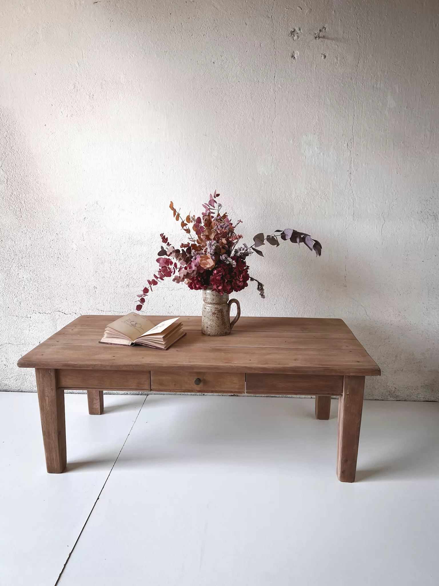 Table basse en bois massif avec tiroir – Image 7