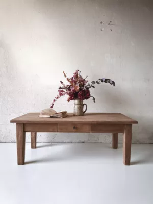 Table basse en bois massif avec tiroir